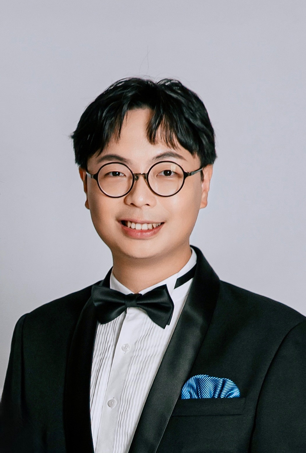 Rotating image of previous fellows