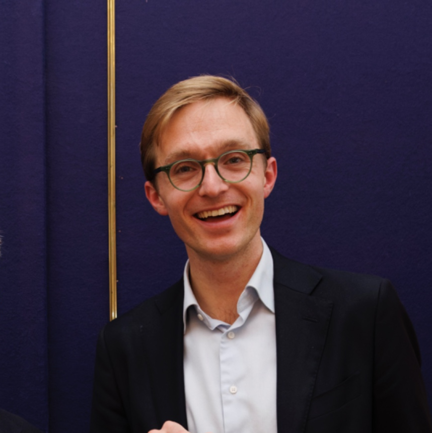 Rotating image of previous fellows