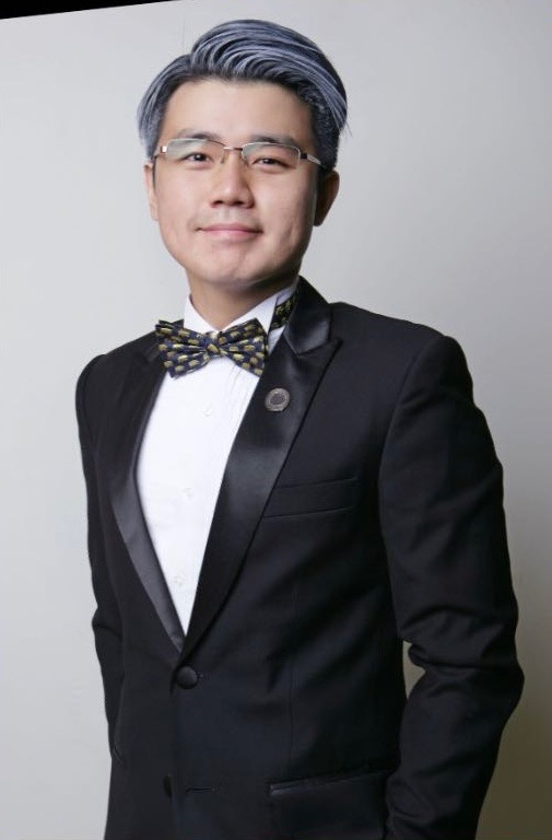 Rotating image of previous fellows